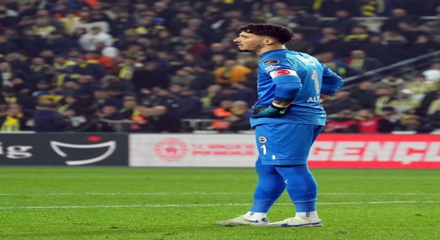 Fenerbahçe, Altay Bayındırın sözleşmesini 4 yıl uzattı