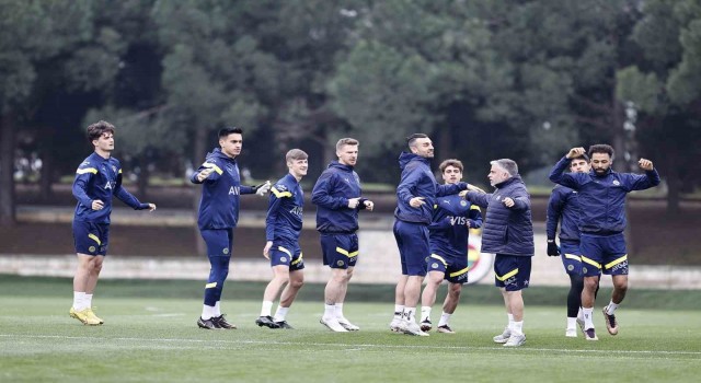 Fenerbahçe hazırlıklarına devam etti