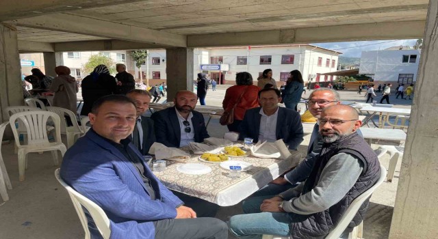 Gazipaşada okullarda depremzedeler yararına yardım kampanyası