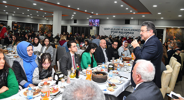 Genç, şehit aileleri ve gazilerle iftarda buluştu