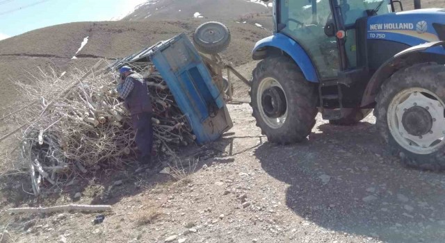 Gevaşta şiddetli fırtına hayatı olumsuz etkiledi