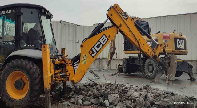 Gürsuda bu yılın ilk iki ayında 8 kaçak yapı yıkıldı