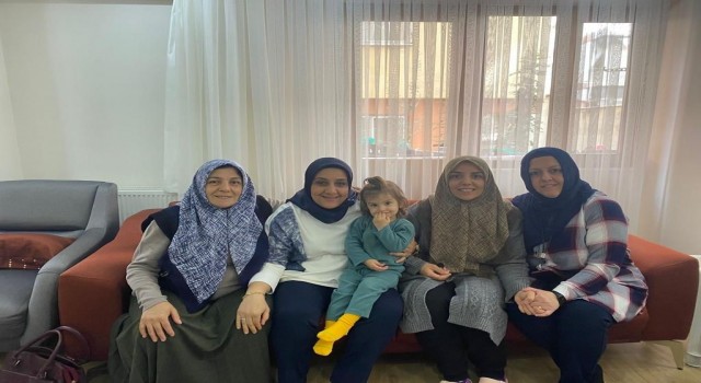 Hak-İş, Kadınlar Gününde depremzede aileleri ziyaret etti