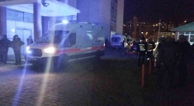Hakkaride trafik kazası: 1 ölü, 1 yaralı
