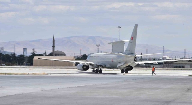 Hava Kuvvetlerine ait uçaklar Akdenizin uluslararası hava sahasında eğitim uçuşu yaptı