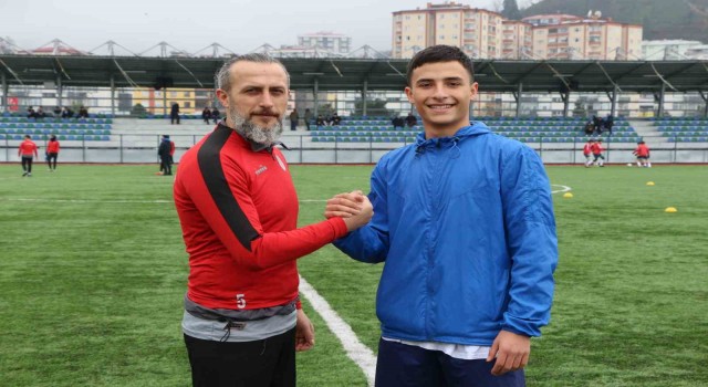 Hayali gerçek oldu, oğlu ile rakip oldu