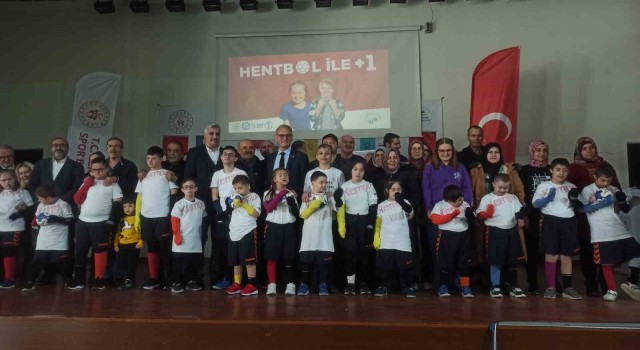 ‘Hentbol ile +1 projesinin lansmanı yapıldı