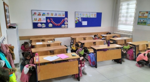 Hisarcık Cumhuriyet İlkokulunda deprem tatbikatı