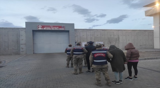 Iğdırda iş adamına uygunsuz görüntülerle şantaja suçüstü