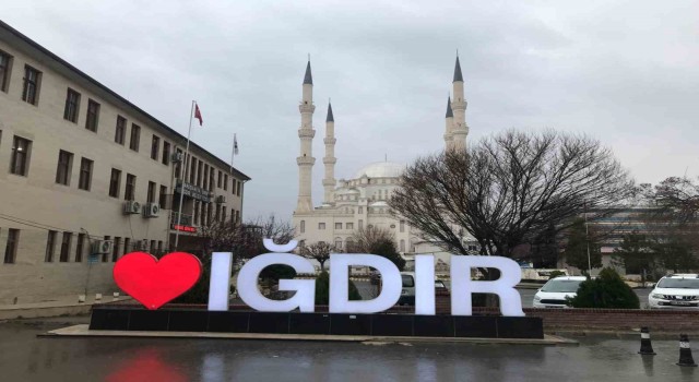 Iğdırda yağmur ve sis etkili oluyor