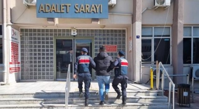 İncirliovada aranan şahıslar jandarmadan kaçamadı