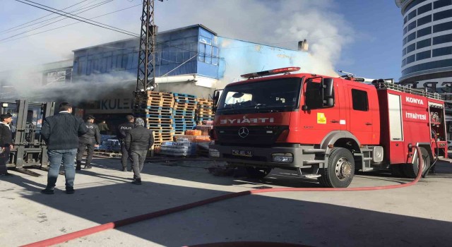 İş yerinde çıkan yangın büyümeden söndürüldü