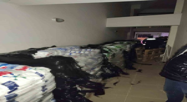 İş yerinin deposundan tonlarca sahte deterjan çıktı