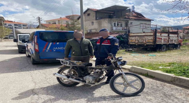 Ispartada motosiklet hırsızlığı yapan 3 şüpheli şahıs yakalandı