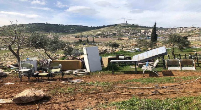 İsrail güçleri, Filistinlilerin evlerini yıkmayı sürdürüyor