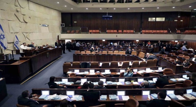 İsrailde tartışmalı yargı reformu meclisin bir sonraki yasama dönemine kadar ertelendi