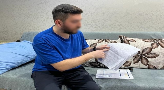 İstanbulda baltalı oduncu dehşeti kamerada: Başına odunla vurulan genç felç kaldı