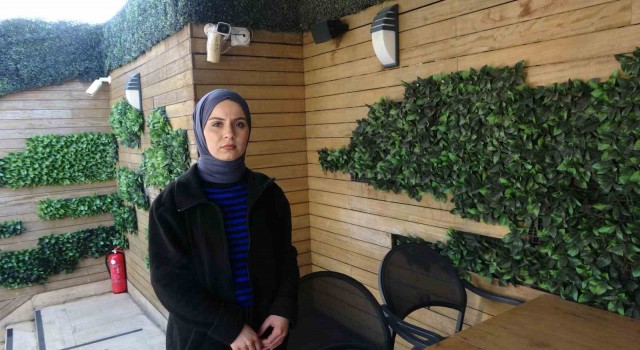 İstanbulda bir garip olay: Önce masadaki yemeği yedi ardından kamerayı kırdı