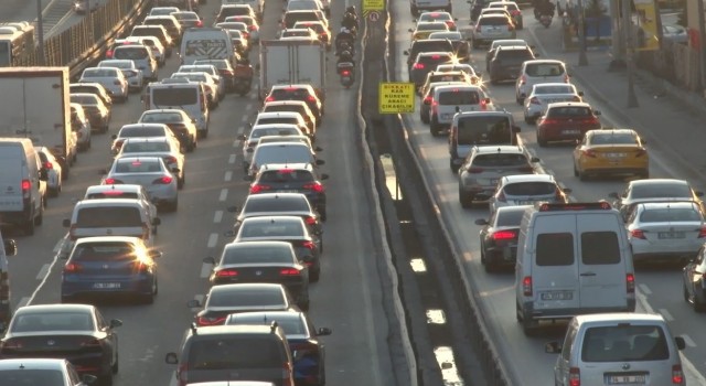 İstanbulda iftar öncesi trafik yoğunluğu yüzde 72ye çıktı