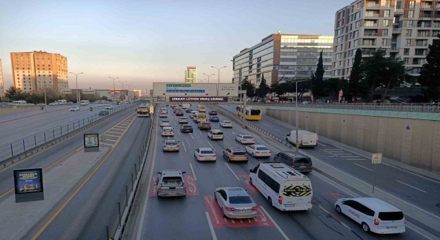 İstanbulda trafik yoğunluğu yüzde 78e çıktı