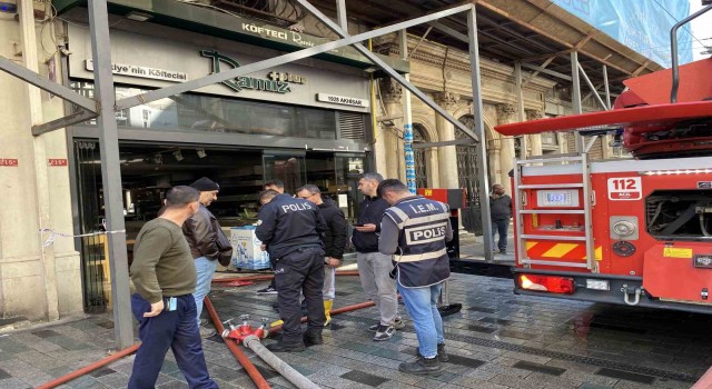 İstiklal Caddesinde restoranda korkutan yangın