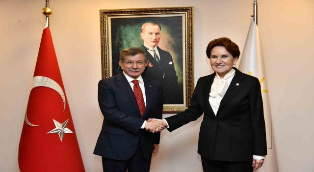 İYİ Parti lideri Akşener, Gelecek Partisi Genel Başkanı Davutoğlu ile bir araya geldi