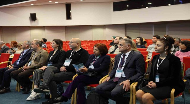 İzmirde 3 günlük ‘tıp bilişimi zirvesi
