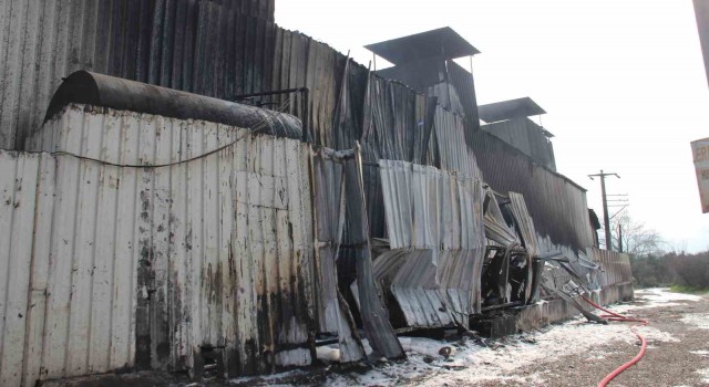 İzmirde döküm fabrikasında korkutan yangın