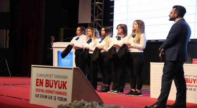 İzmirde TOKİ heyecanı, kura çekimi başladı