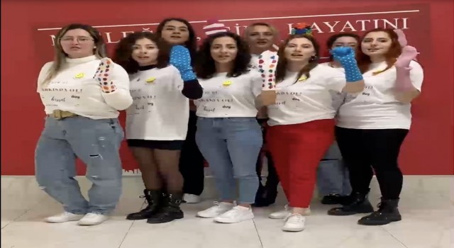 İzmirli öğrenciler ‘Rengimiz Belli Olsun” dedi
