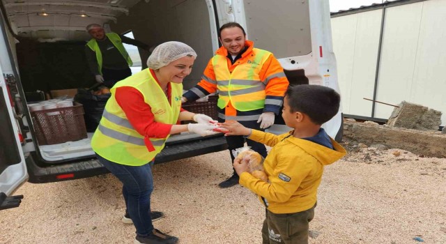 İzmit Belediyesi Pazarcıkta yaraları sarmak için çalışıyor