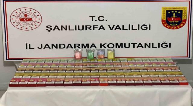 Jandarma uygulamalarda uyuşturucu ve kaçakçılık malzemesi ele geçirdi