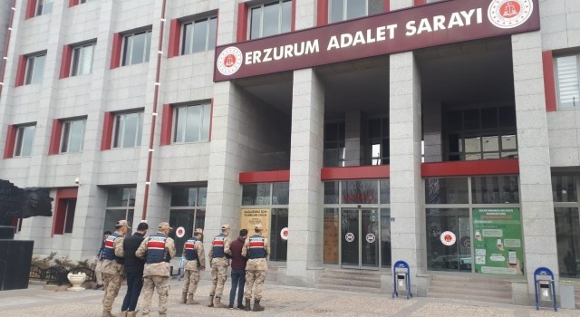 Kablo hırsızları Jandarmadan kaçamadı