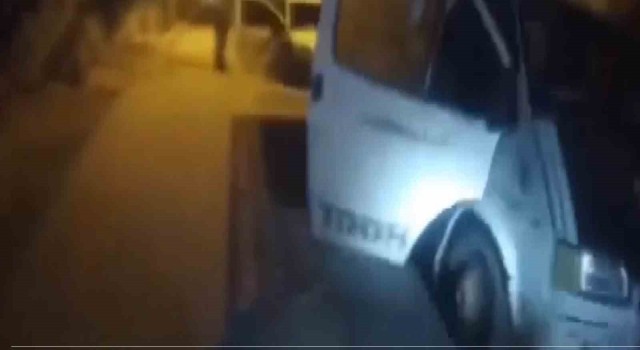 Kablo hırsızları mahalle bekçilerine yakalandı