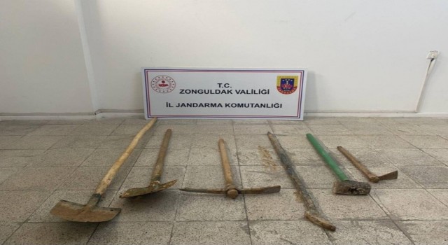 Kaçak kazı yaparken suçüstü yakalandılar