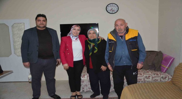 Kadın otobüs şoförü, kalp spazmı geçiren yolcuyu sağlık ekiplerine ulaştırdı