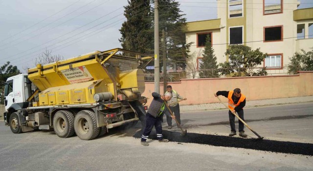 Kahramanmaraşta hasar gören yollar onarılıyor