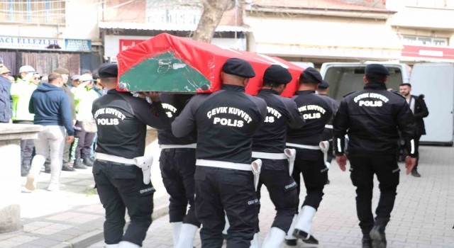 Kalp kirizinden vefat eden polis memuru gözyaşları arasında toprağa verildi