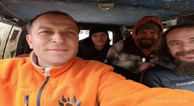 Kamp yaptıkları bölgede kaybolan 3 kişi saatler sonra bulundu
