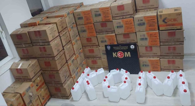Kamyonette 2 bin litre sahte alkol ele geçirildi