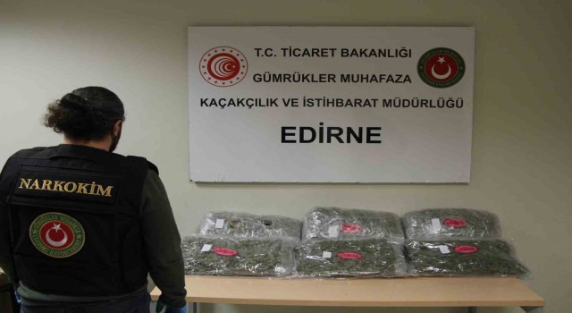 Kapıkule Gümrük Kapısında 13 kilogram esrar ele geçirildi