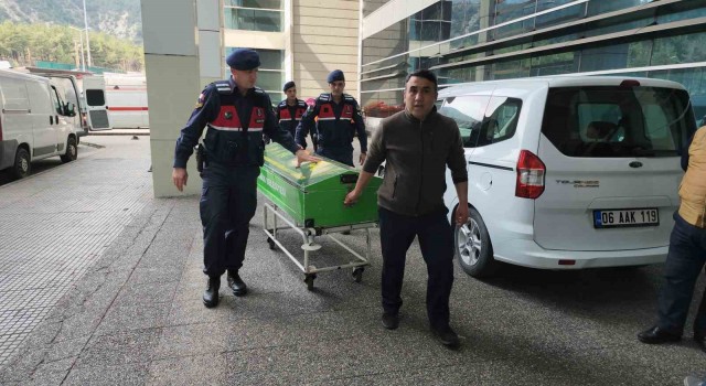Karabükte çay kenarında kadın cesedi bulundu