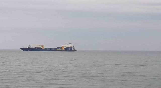 Karadenizde yük gemisinden düşen şahsı bulmak için arama başlatıldı