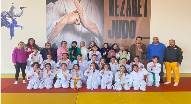 Karamanda okullar arası küçükler judo il birinciliği müsabakaları yapıldı