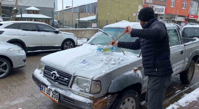 Karlıova Martın son günlerinde beyaza büründü