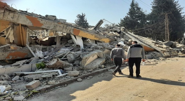 Kastamonu Üniversitesi öğretim üyeleri, deprem bölgesinde hasar tespit çalışmalarını sürdürüyor