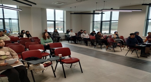 Kastamonu Üniversitesinden akademisyen ve öğrencilere e-ticaret eğitimi