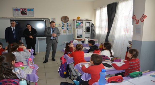 Kaymakam Odabaş, ilçedeki okulları ziyaret ediyor