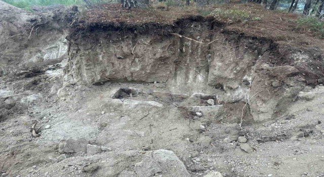 Kepçeyle yapılan kaçak kazıda 6 şüpheli suçüstü yakalandı
