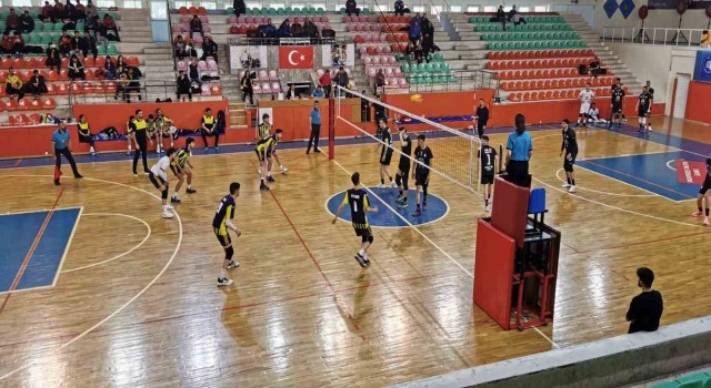 Kilis Gençlik Spor Kulübü Erkek Voleybol Takımı, Fenerbahçeye 3-1 yenildi